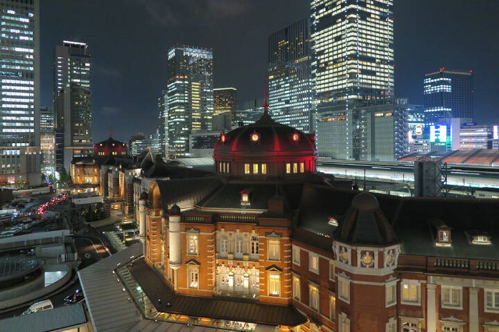 100周年記念日に特別ライトアップされた、東京駅丸の内駅舎