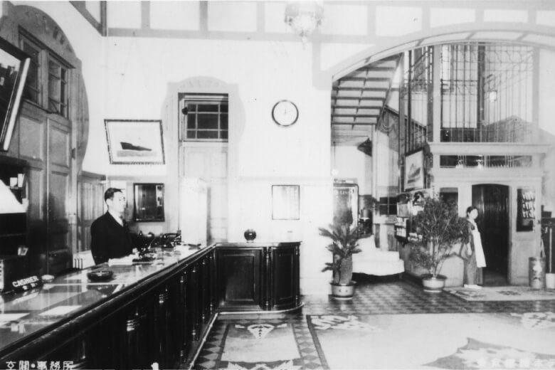 1934年頃のホテルロビー